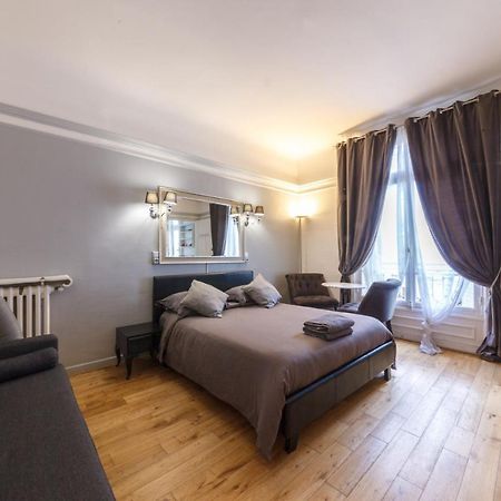 Private Studio - Avenue Des Champs-Elysees Apartment Paris Exterior foto