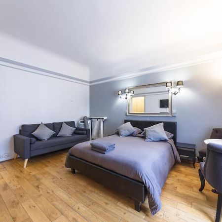 Private Studio - Avenue Des Champs-Elysees Apartment Paris Exterior foto